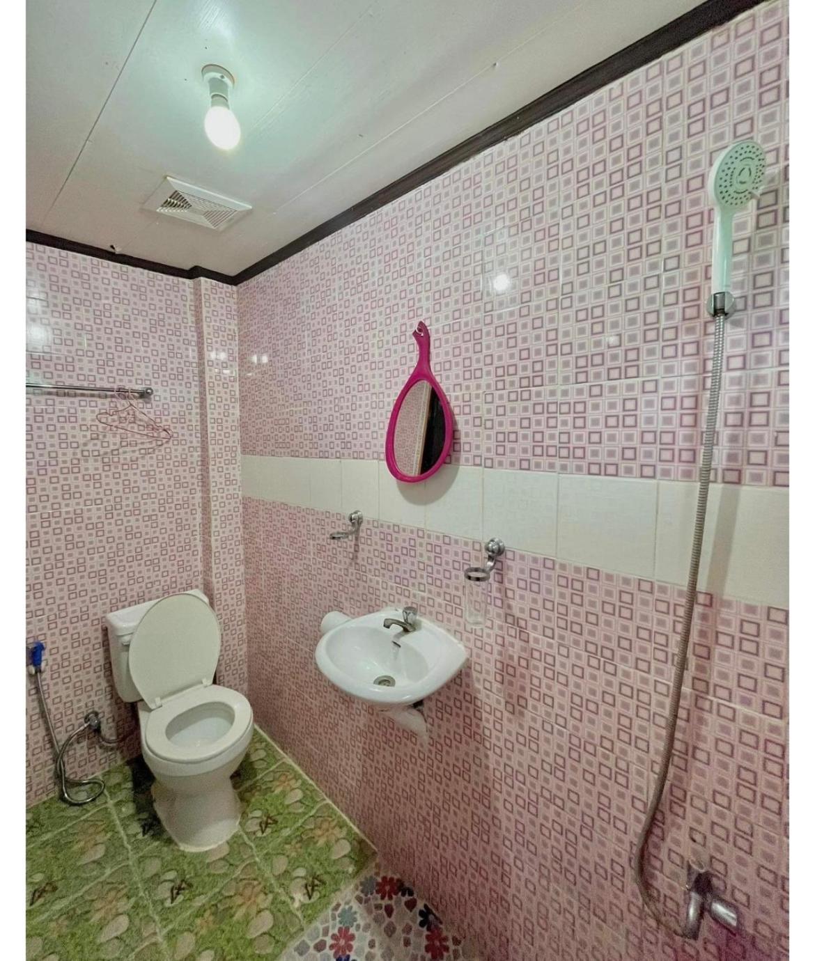 Precious Homestay-Family Room Burgos  エクステリア 写真