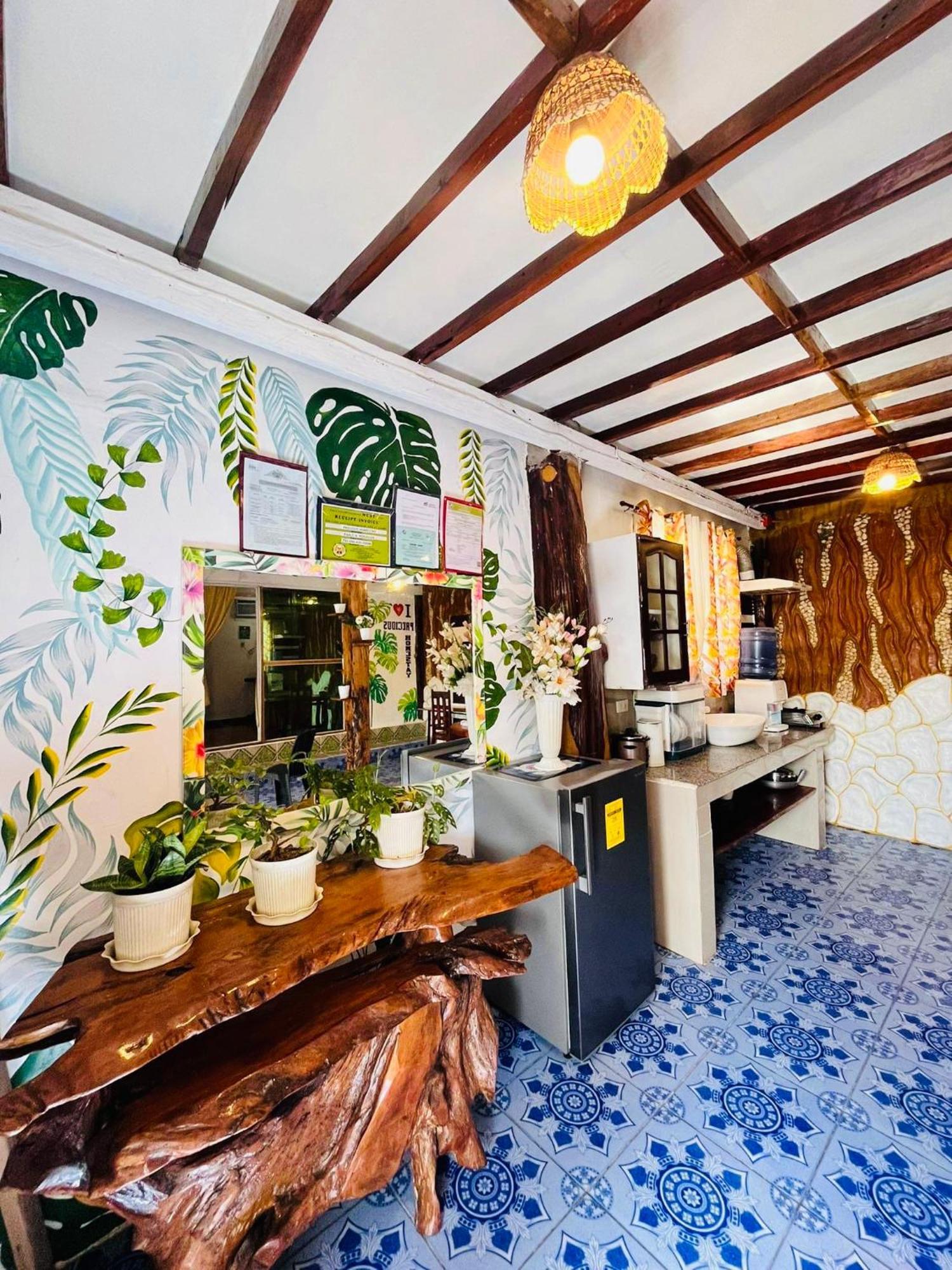 Precious Homestay-Family Room Burgos  エクステリア 写真